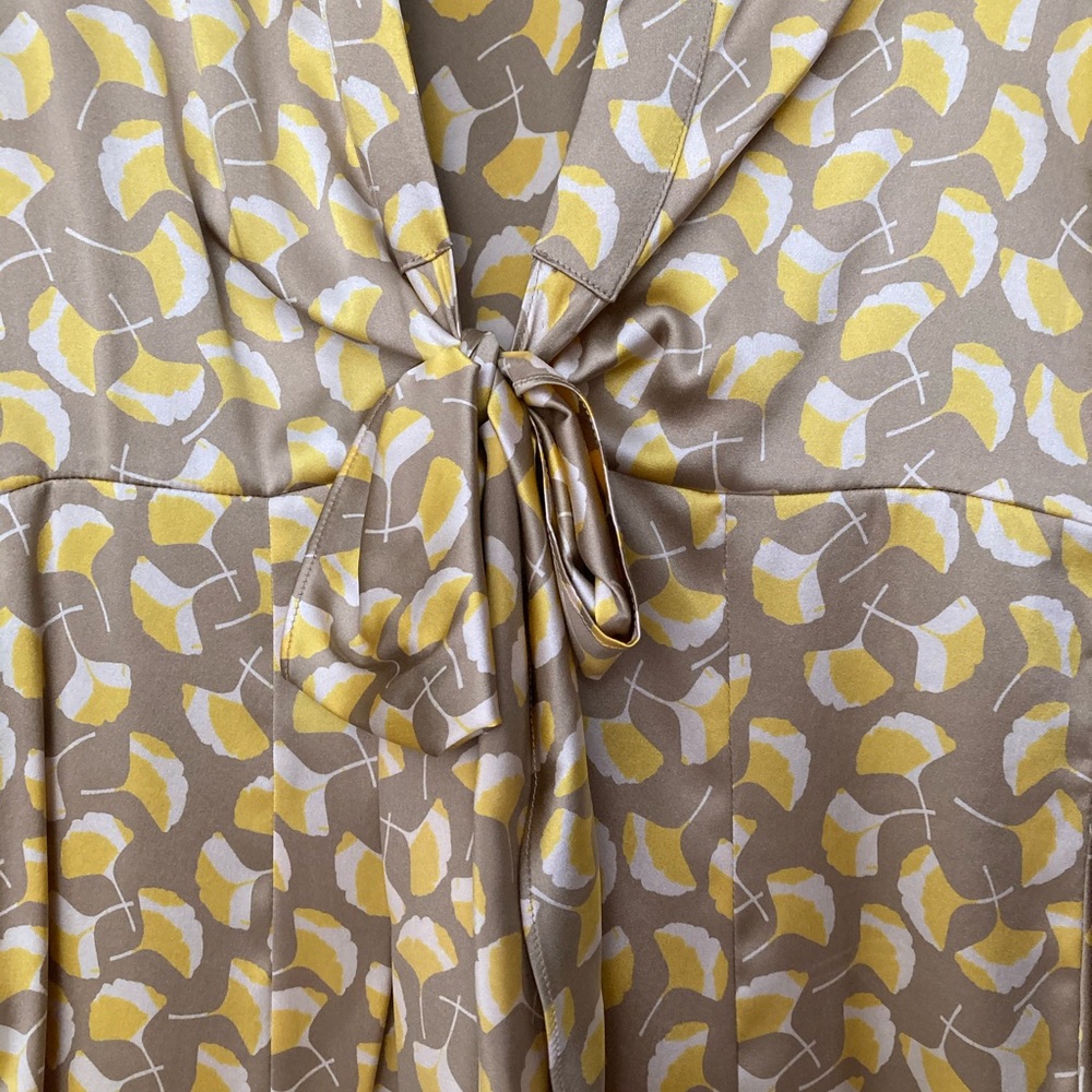 Beautiful DVF blouse - Picture 4 of 5